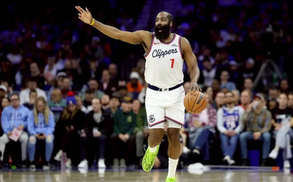 欧洲篮球联赛中文网__赛程比分+球队资讯+盘口分析后撤步三分成流行技法哈登坦言：最开始都被误判走步！