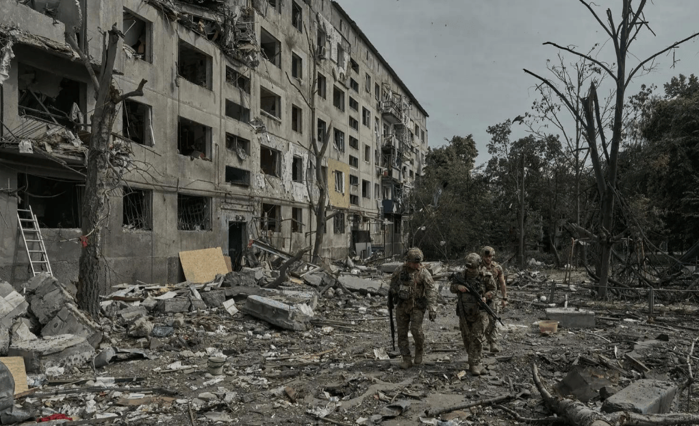 赢给美国看？乌克兰王牌部队攻入市中心，这次轮到俄罗斯面临红军城失守了