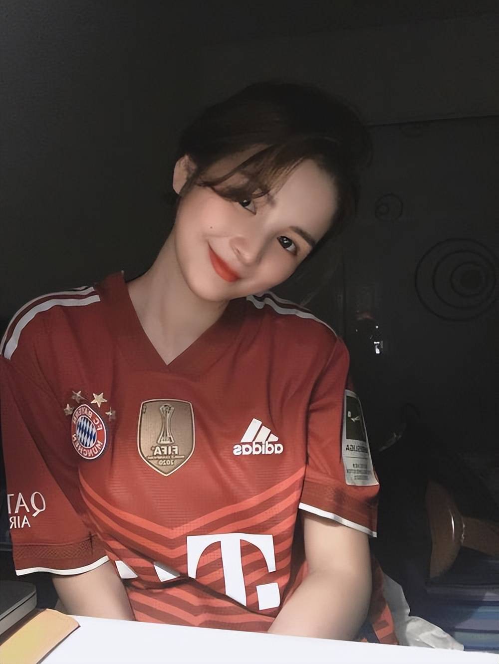 英格兰足球超级联赛昨晚冷门频爆今晚欧冠再战9场比分精准预测有1场可能爆冷