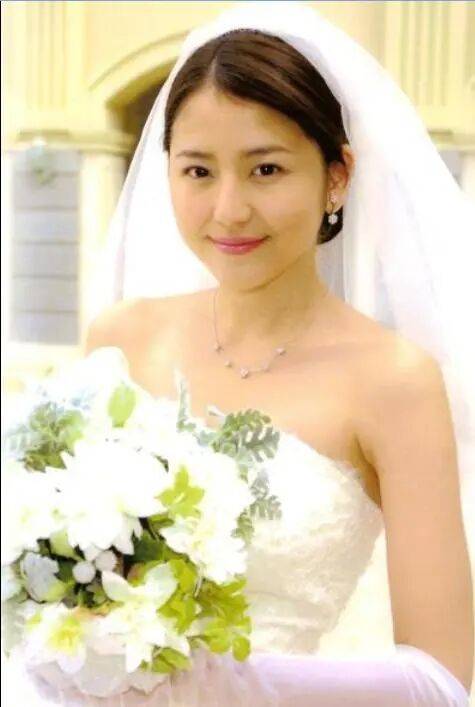 日本女星长泽雅美写真太惊艳!不是丰乳肥臀也性感撩人