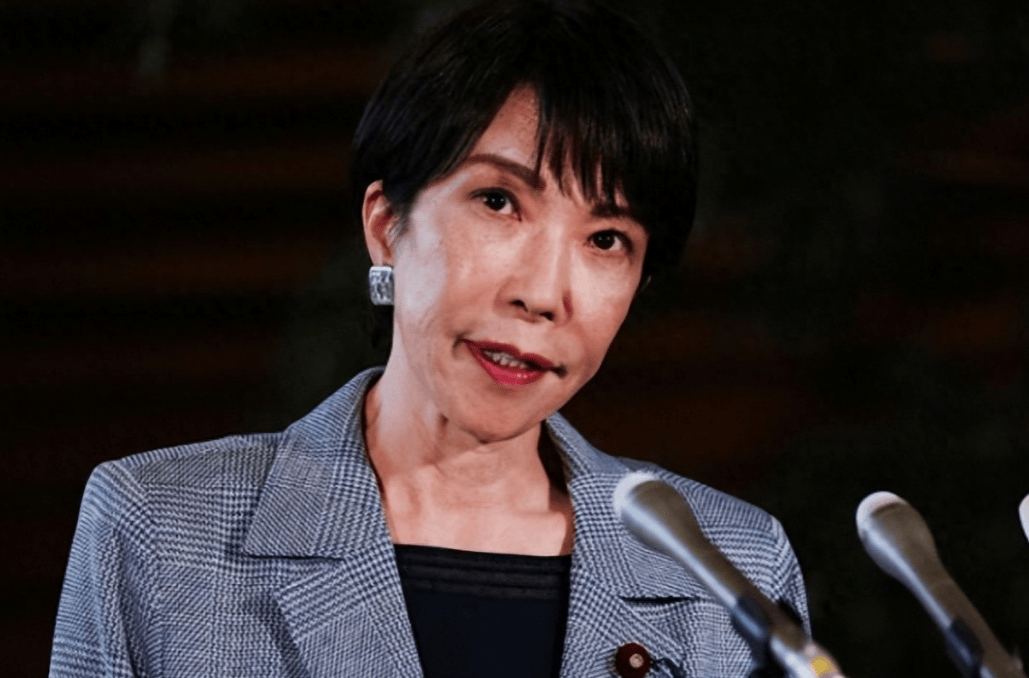 日本多次不宣而战，中国不得不防，高市早苗沉默之际，国人紧急返华