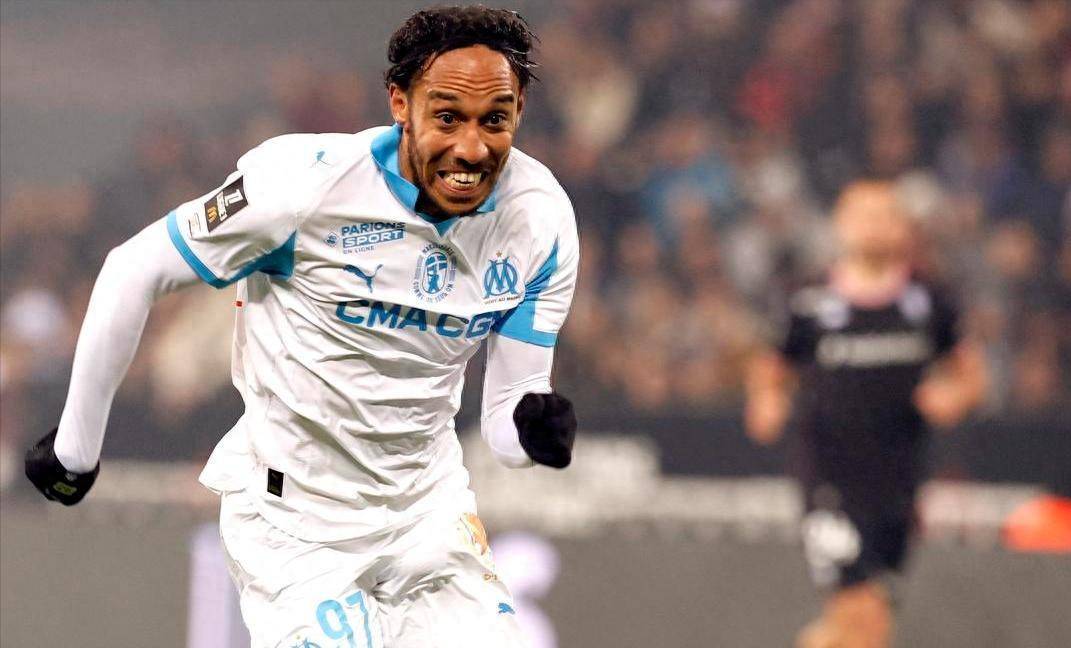 英超联赛免费高清直播+实时赛程+积分预测（2025赛季全覆盖）不服老！36岁奥巴梅杨无敌双响炮带队逆转英超劲旅终结欧冠2连败