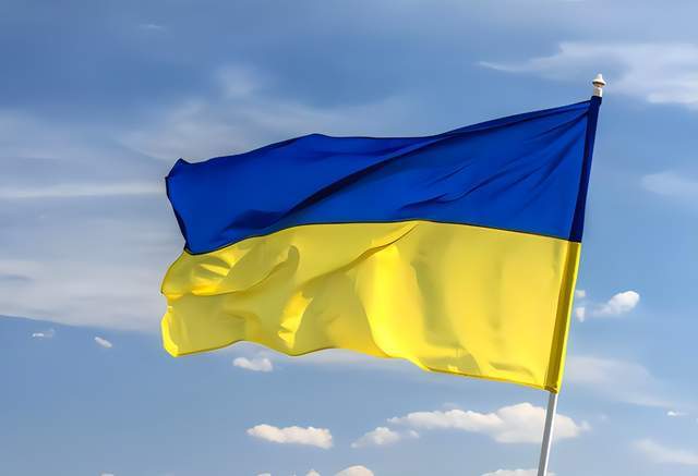 乌克兰军购双11狂欢:刚买150架鹰狮,又买100架阵风,谁疯了?