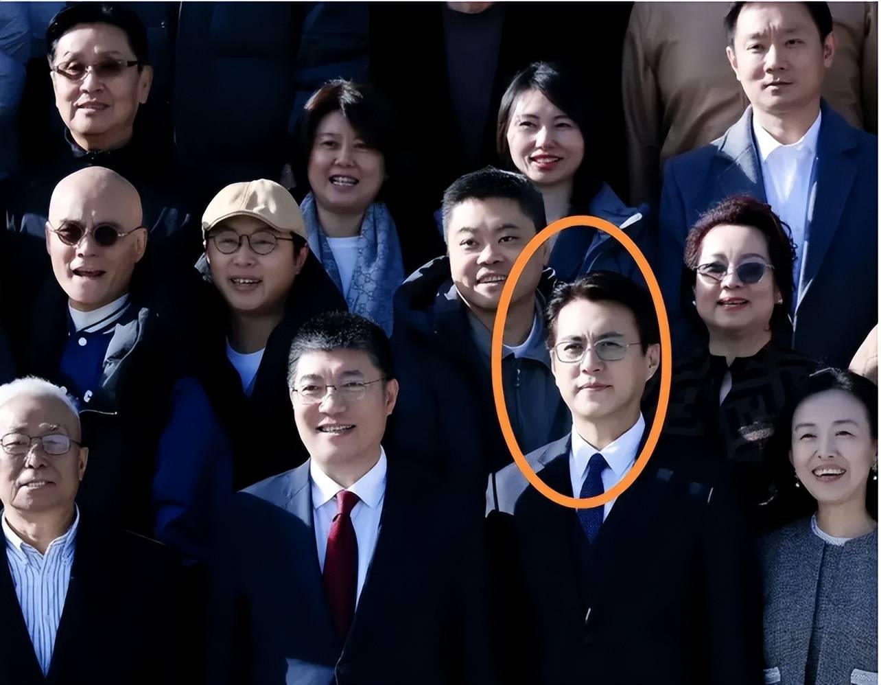 母校75周年校庆:靳东倪大红现身,佟丽娅和易烊千玺接地气!