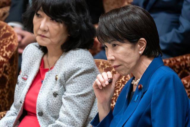 日本做出危险动作，高市正式介入台海，第一把刀就递给了马科斯