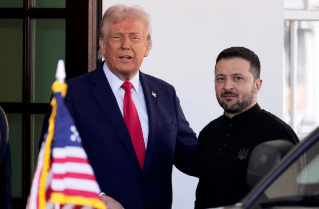 嫌美国武器垃圾?乌军被曝弃用美制无人机,特朗普正愁找不到把柄!