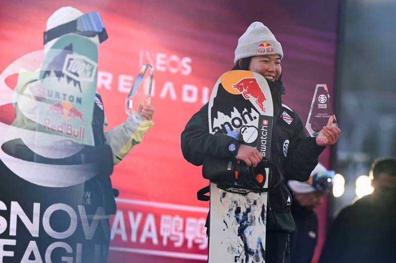 14岁小将周苡竹夺得中国首枚雪盟滑雪赛金牌