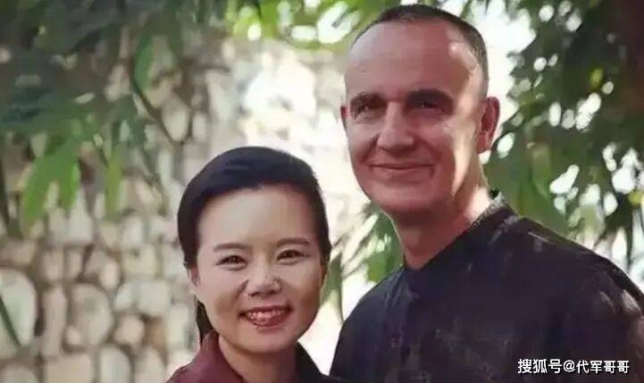 龚琳娜哽咽曝离婚内幕：与丈夫同床共枕 20 年，他突然坦白有了女友