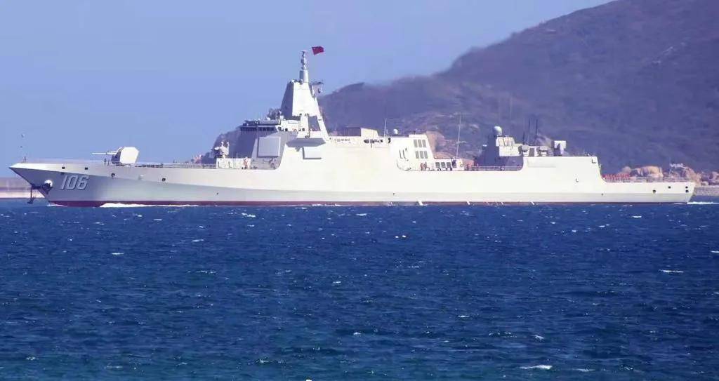 中国海军！南下！中国075“海南”舰率大舰队路过菲律宾海