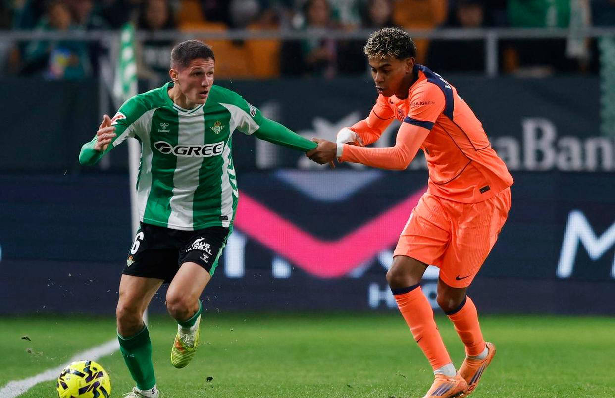 “西甲最新积分榜揭秘：巴萨领先皇马4分马竞