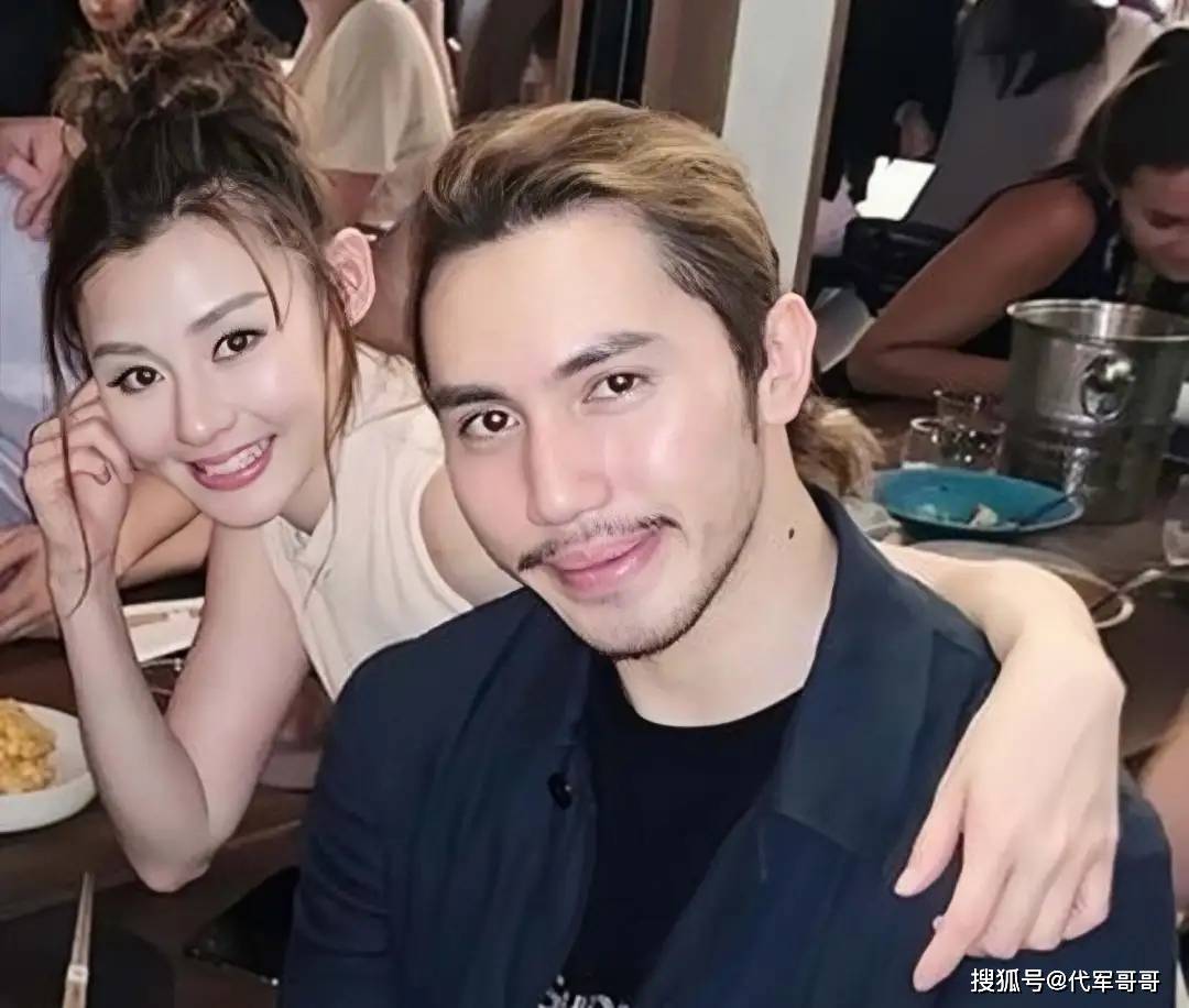 她被称为“翻版张柏芝”,5年前被男友划伤面部,如今改名直播带货还房贷