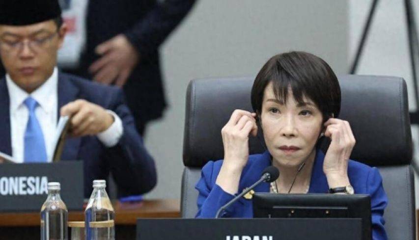 最后关头，高市早苗被催辞职谢罪！不到24小时，辽宁舰逼近日本本土，对外释放信号很不寻常！