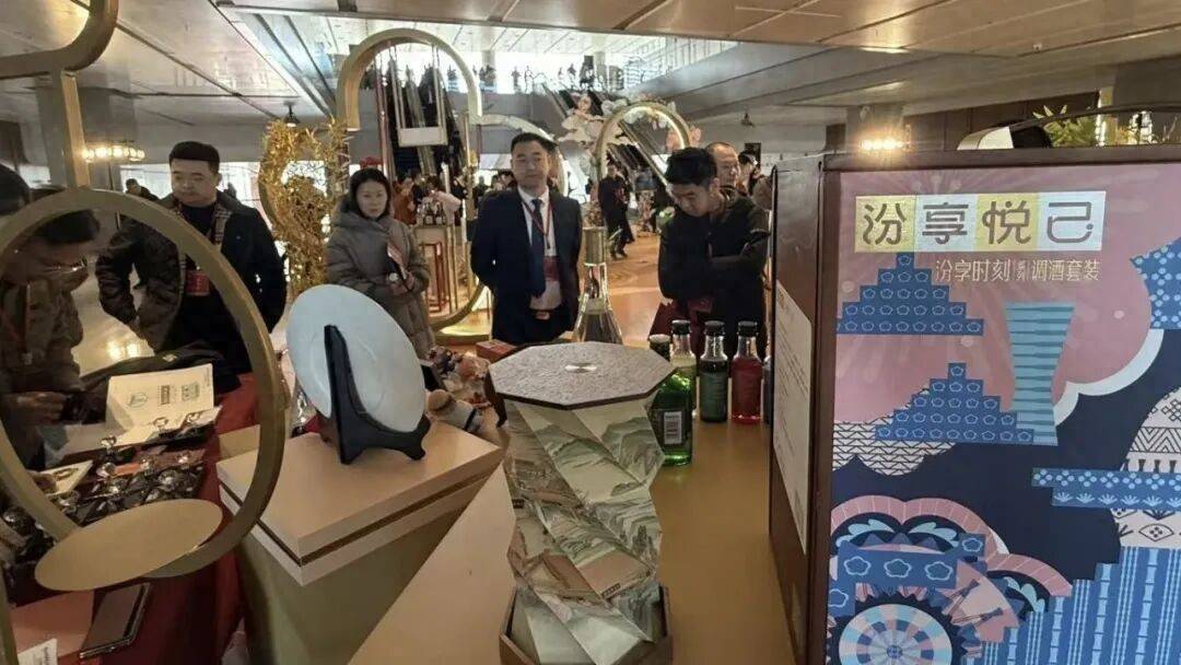 董明珠们的最大靠山,倒在了2025