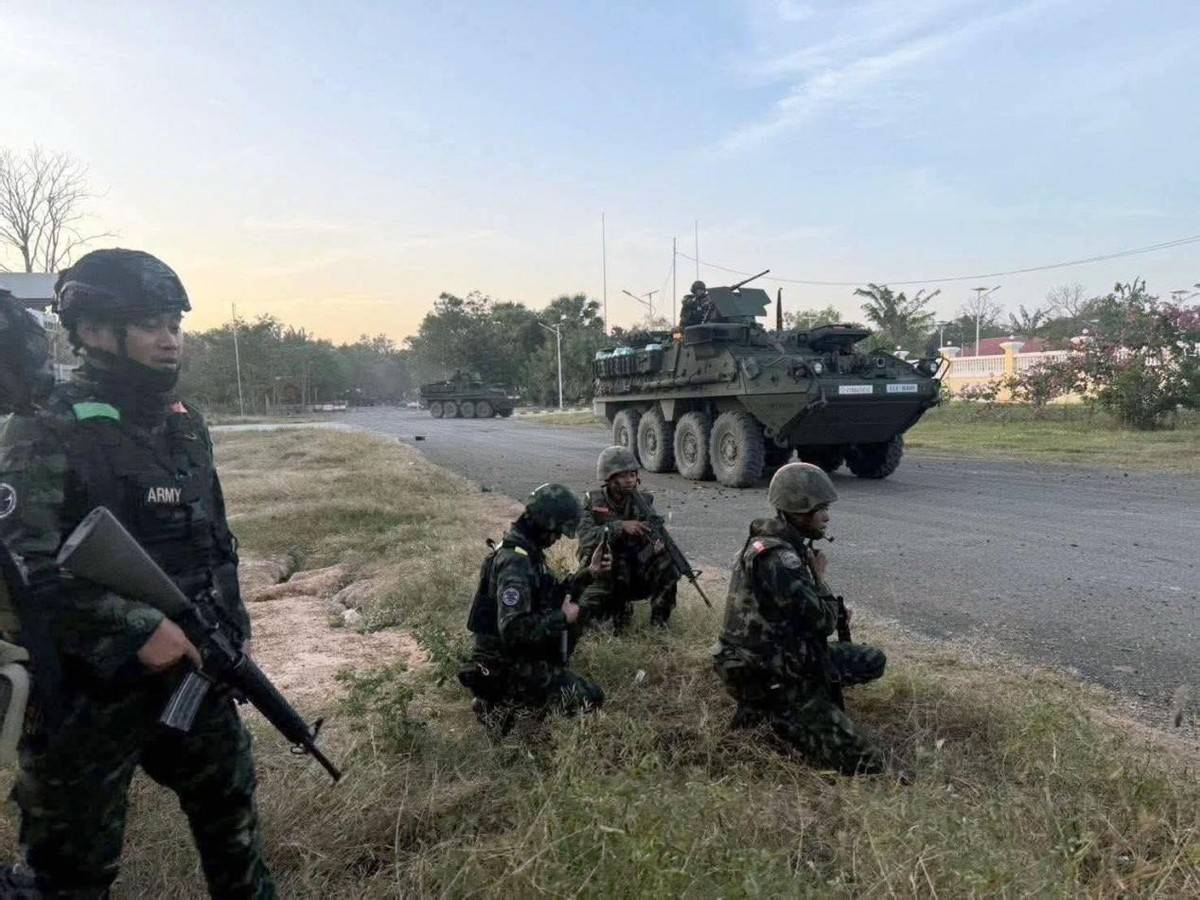 前线败报传回柬埔寨，中械火箭炮互轰，洪森父子或鱼死网破，03式远火瞄准泰国大坝？