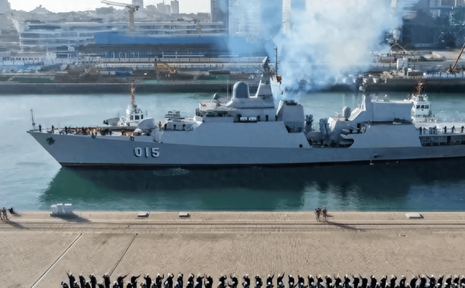 特殊情况!越南军舰穿越台湾海峡,对华示威,对美示好?