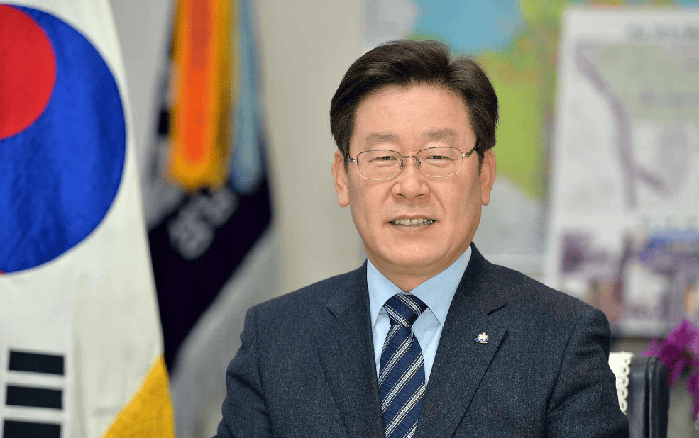 时隔35天,中日将再会晤,小泉致电美防长,白宫紧急澄清中美关系