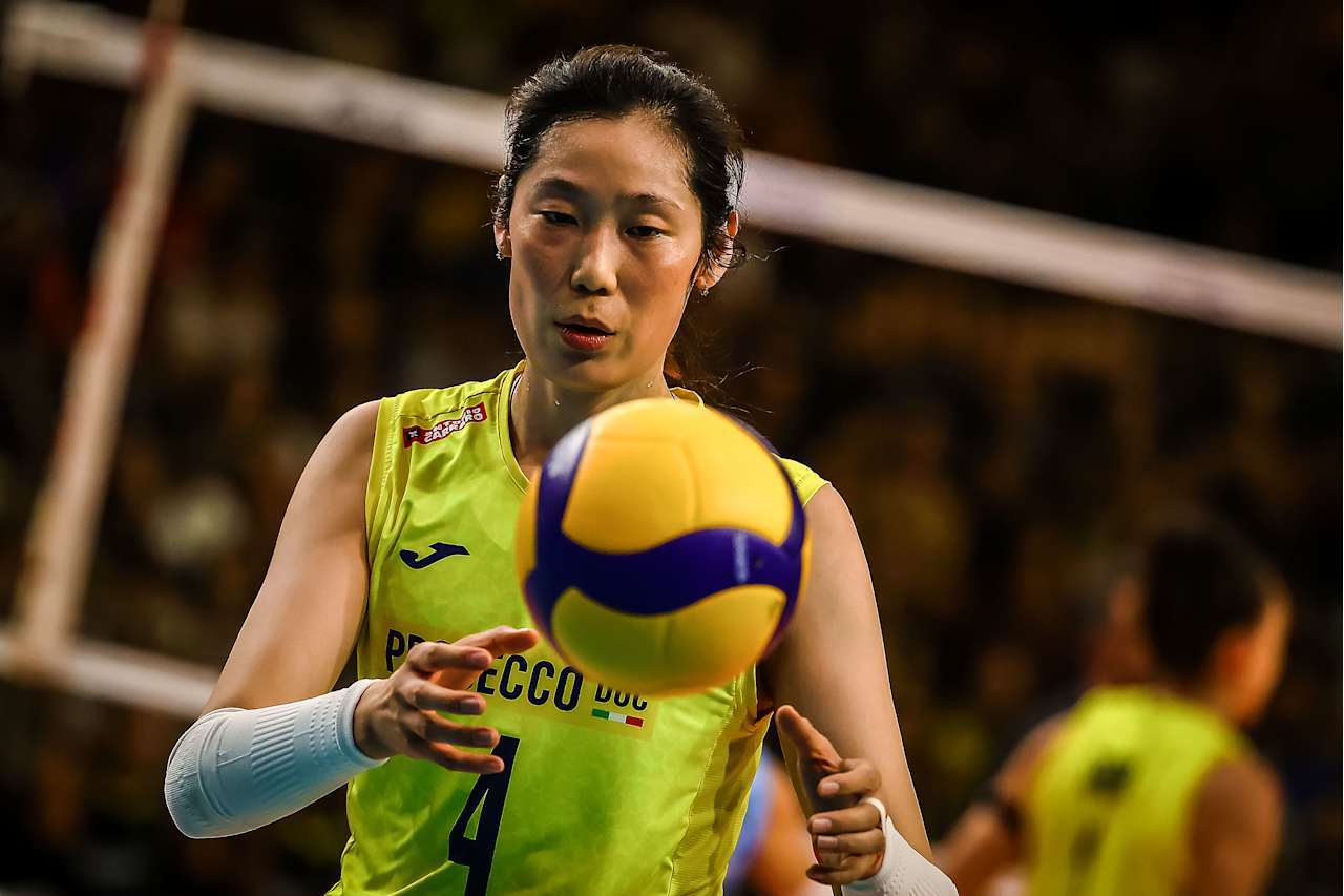 榜首大战！女排世俱赛-朱婷轰14分科内3-0锁定B组头名