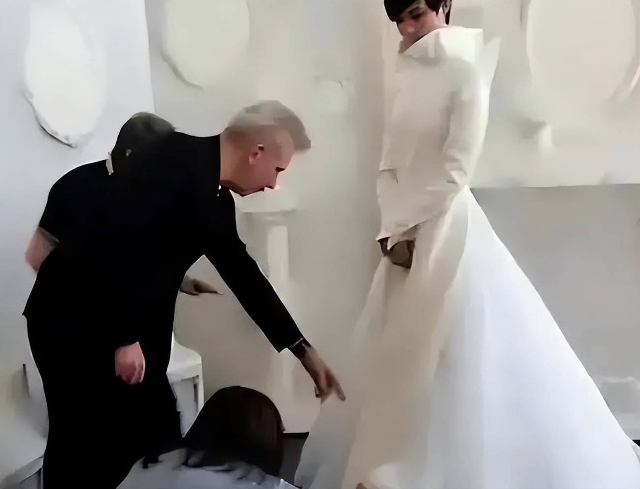 嫁法国老头真相大白5个月,41岁李宇春近况曝光,一点也不意外