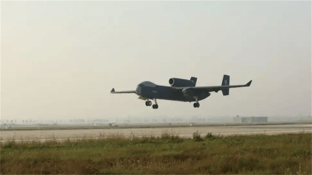 空中航母成真!荷载6吨,舱门一开无人机蜂拥而出,碾压台湾防线