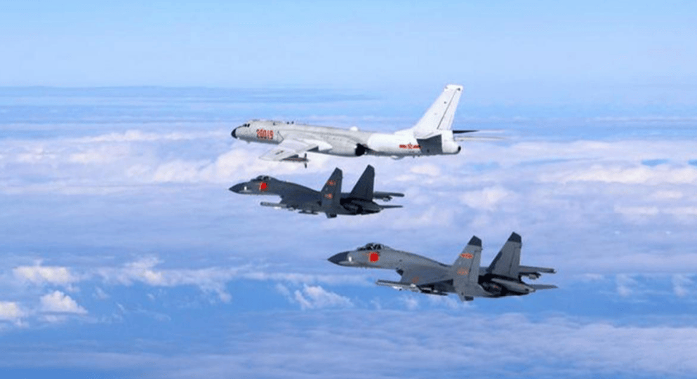 高市早苗还没认错,第二个“日本”浮出水面?解放军第一时间反制!