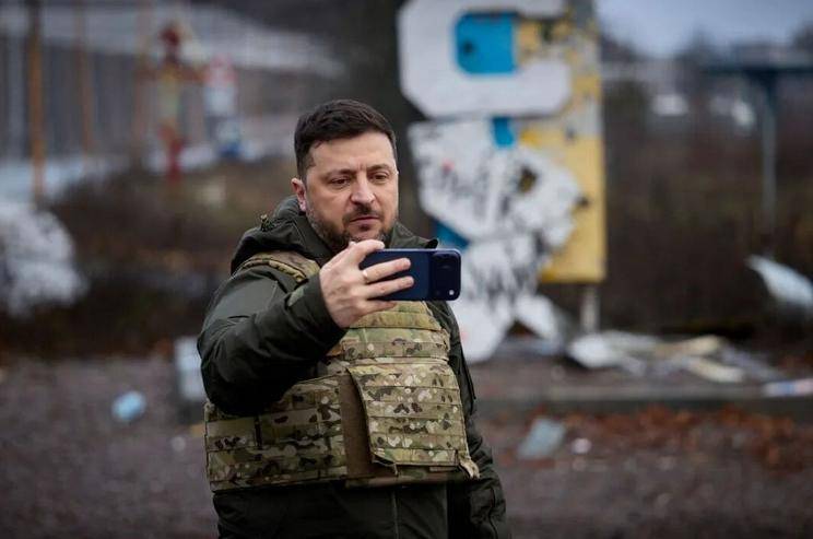 现身库皮扬斯克也没用,泽连斯基承认:美欧不支持乌加入北约,乌克兰已作出妥协!