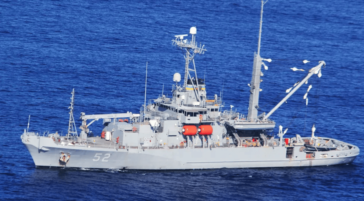 美军“丧事喜办”,称坠机“完好无损”,装备老化事故恐将再发