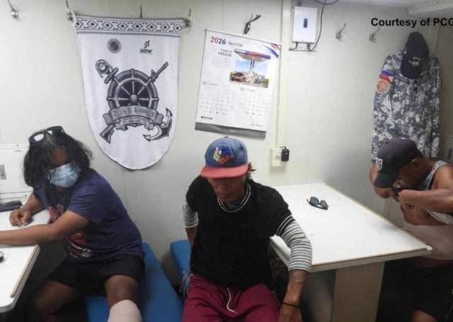 日菲一拍即合，南海变成1：3！马科斯没想到，中方果断打废2艘菲船