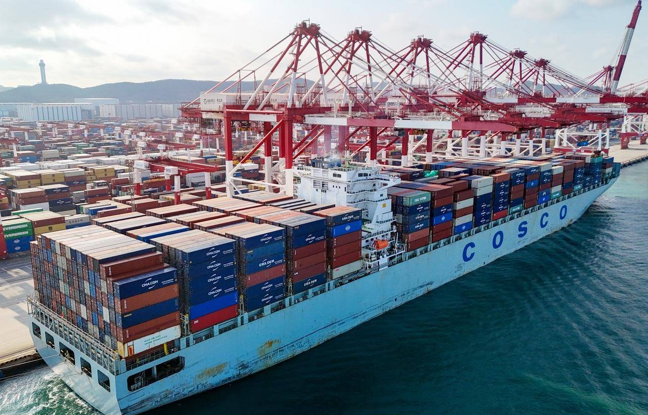 顺差一万亿打翻西方醋坛子,法学者:西方高科技不卖中国居功至伟