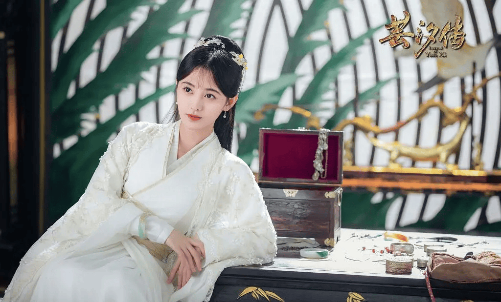 鞠婧祎开撕丝芭传媒三个真相：一年狂赚1.5亿，超越过去10年总和