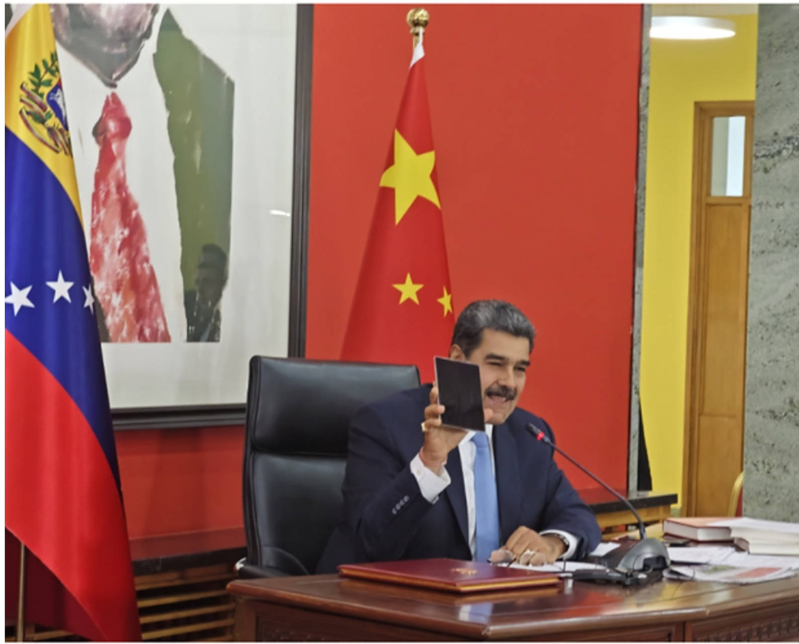 大战在即，特朗普2票险胜，中方通告全世界，支持委内瑞拉是传统