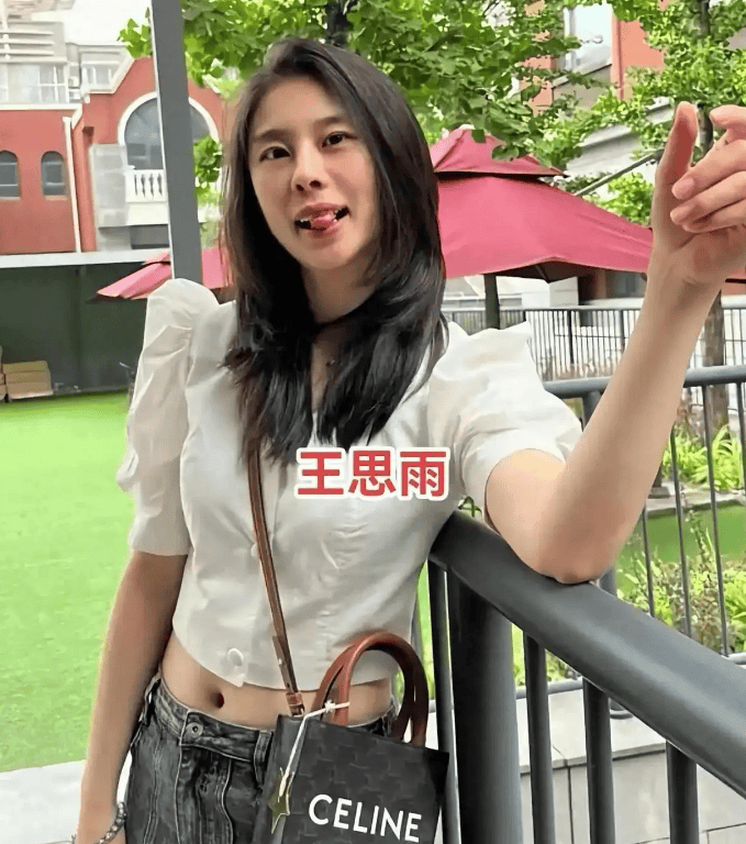 和赵睿传绯闻？女篮美女曝光，30岁，甜妹子，热情，公布择偶标准