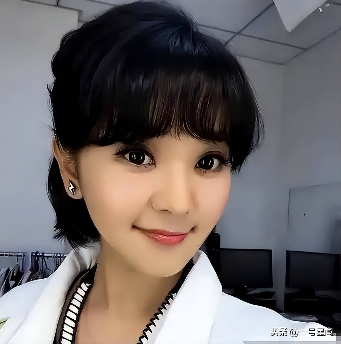 一手好牌打稀烂！央视"学历最低"主持人方琼，如今沦落到这般田地