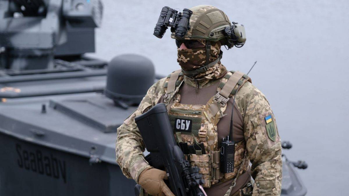 乌军跑到2000公里外，摧毁俄罗斯11万吨油轮，俄乌“油轮战”全面升级！