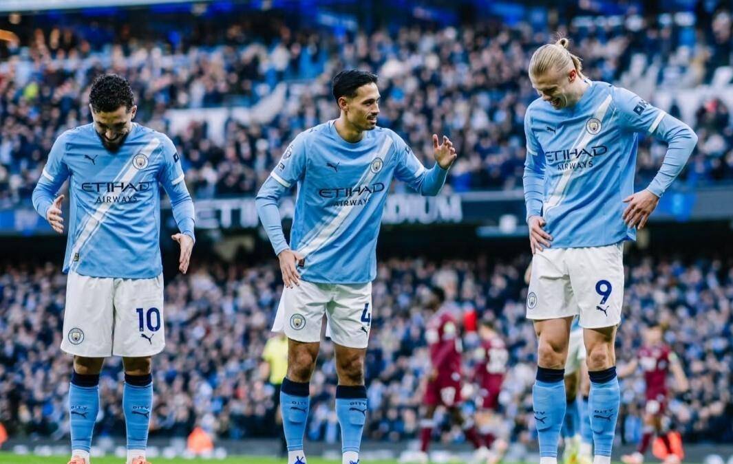 英超联赛免费高清直播+实时赛程+积分预测（2025赛季全覆盖）英超积分榜：阿森纳39分压曼城利物浦逼近前四热刺跌至第13