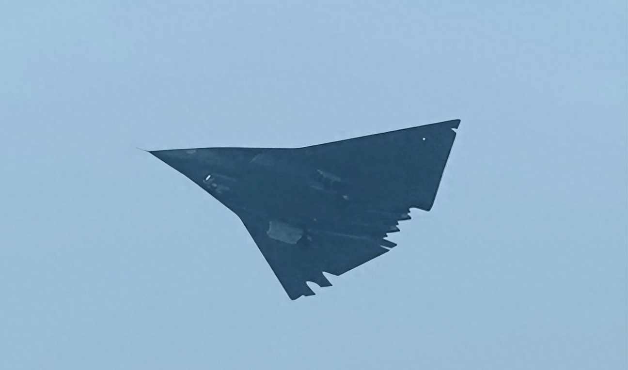 美军彻夜难眠！美媒：月底中国革命性武器大丰收，歼-36成为美军航母的克星