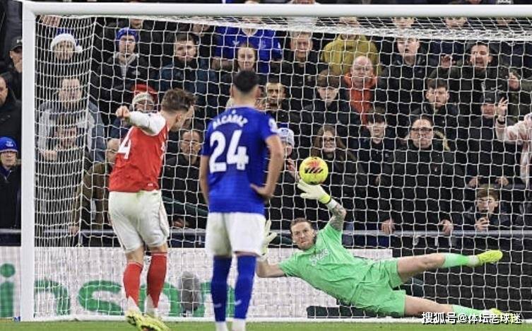 原创             乌龙依赖症！阿森纳54脚射门0运动战进球，争冠之路已经敲响警钟