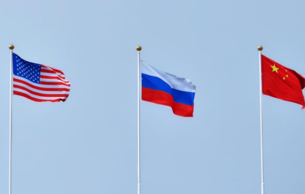 要么交出领土主权，要么美军动武？特朗普准备收网，开场先喊中俄