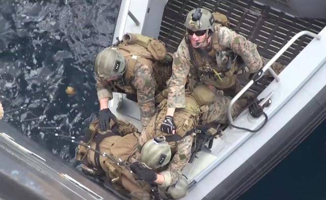 中国180万桶原油被劫！特朗普瓦解国际秩序根基，四国将联手破局