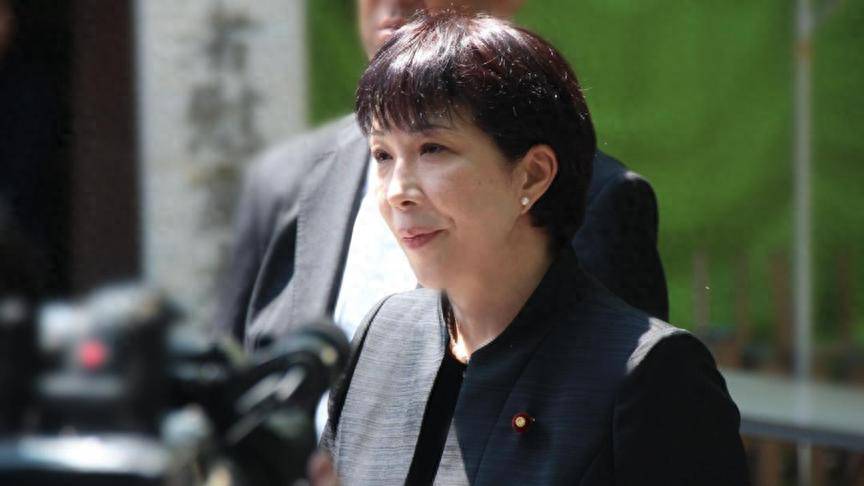 高市早苗“拜鬼”前，朝鲜导弹精准落在日本家门口，直接戳穿日本右翼的假威风！