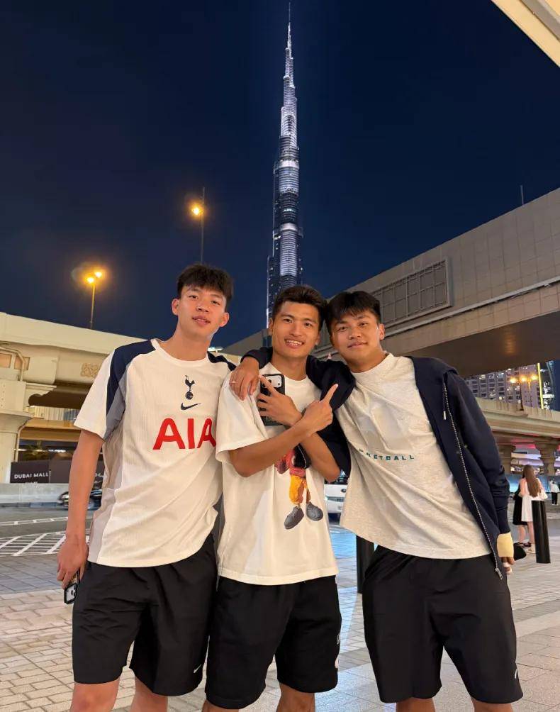 英格兰足球超级联赛热刺球衣只是烟雾弹？王钰栋留洋路线图曝光首选并非英超