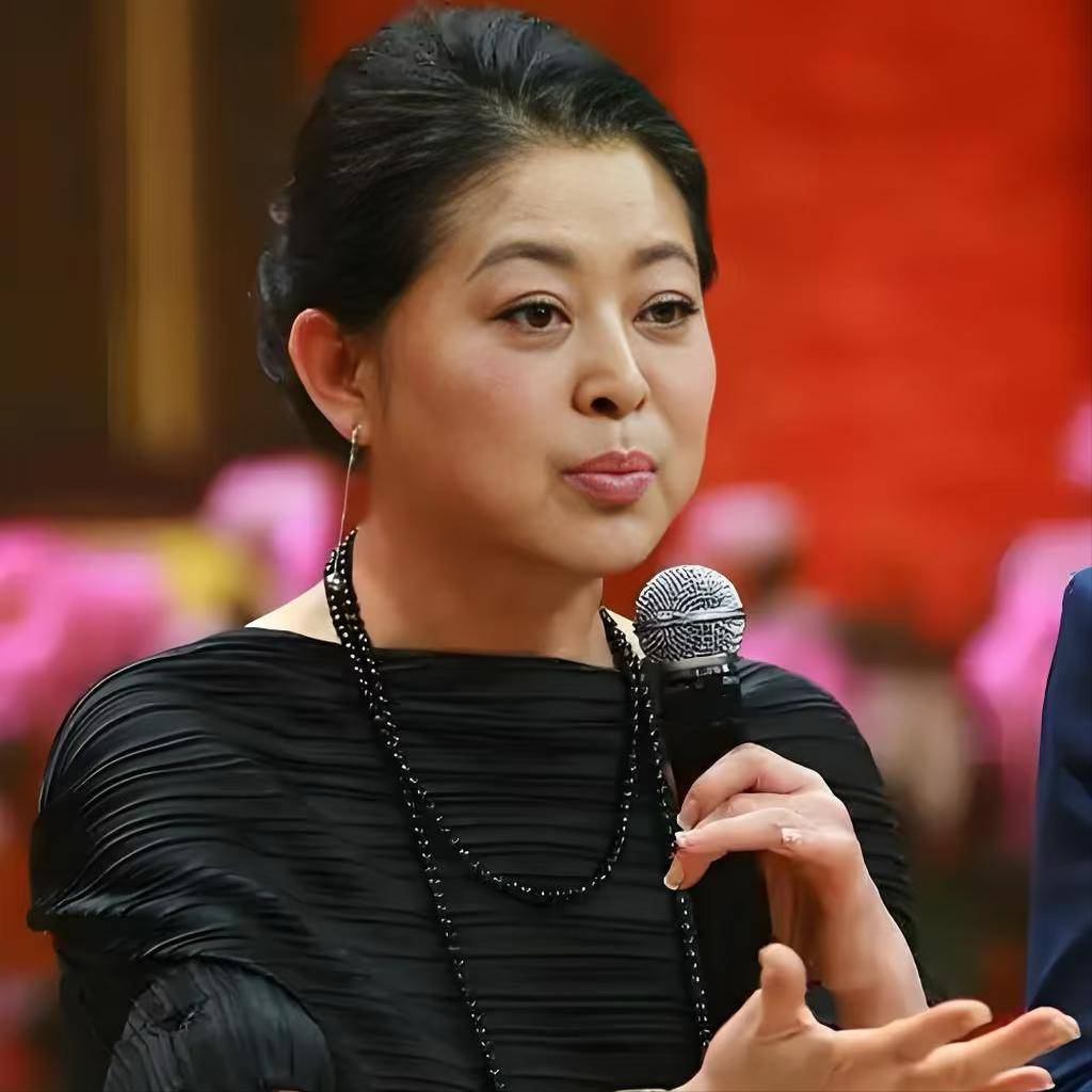 屡教不改！官方出手，这一次再多名利也“救”不了自甘堕落的倪萍