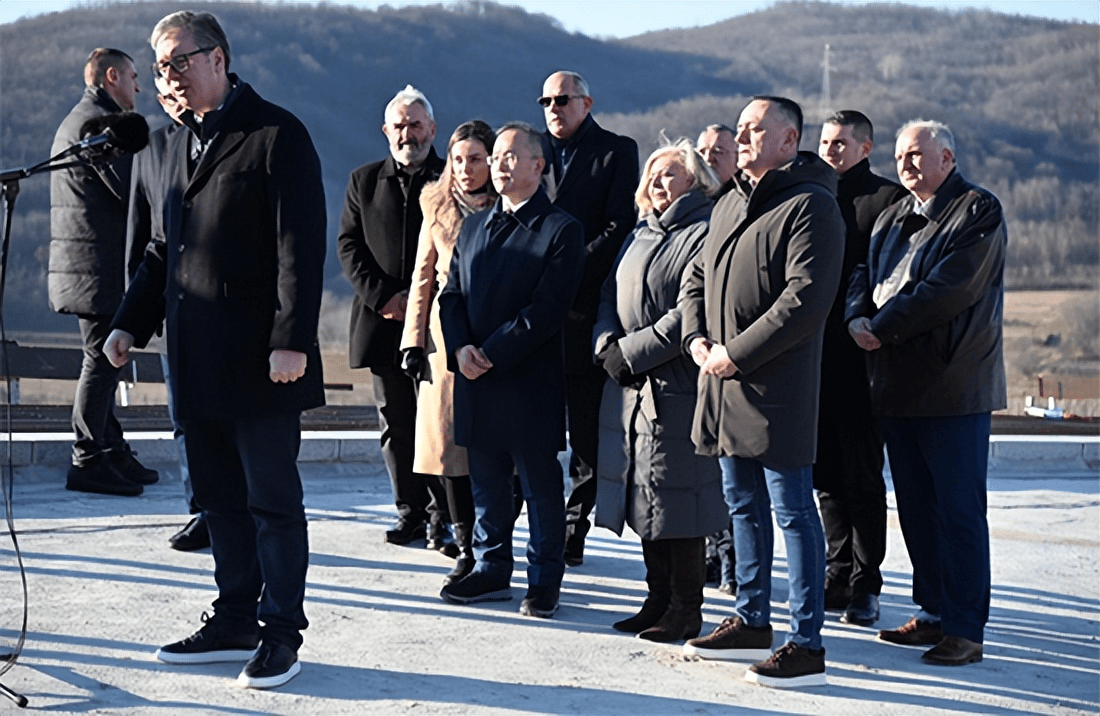 解放军围台军演，不到24小时，多国选边站，特朗普的态度出人意料