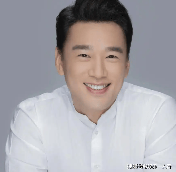 原来王耀庆的妻子是她,怪得不演啥都能火,这才是旺夫天花板,难怪他红足三十年零绯闻