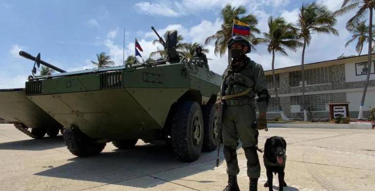 美军不宣而战,委内瑞拉港口大爆炸,马杜罗硬核回应,委军48小时内击落9架飞机