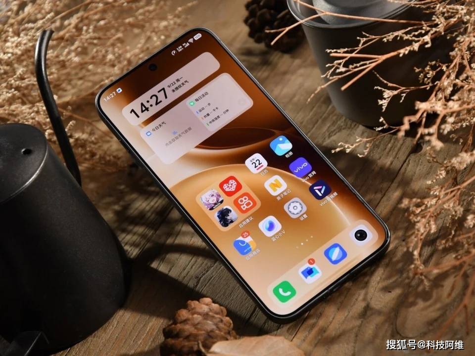 原创 vivo更激进了,2亿像素+100倍变焦+6510mAh,旗舰新机“一跌再跌”