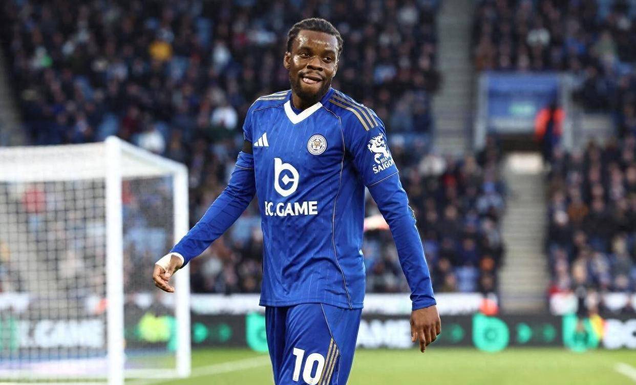 英格兰足球超级联赛竞争太激烈1-3英超前冠军被联赛第17掀翻落后直接升级区已多达10分