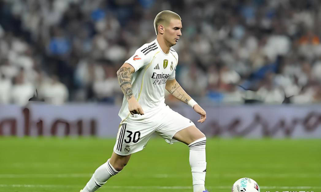 西班牙足球甲级联赛为世界杯全力争夺：马斯坦图诺急需在皇马赢回关键出场机会