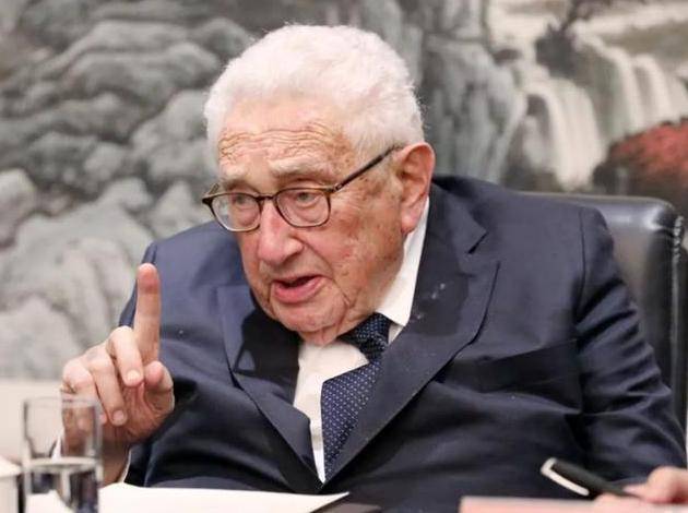 悄然建造7艘准航母，美国幡然醒悟，真正对手已不是俄罗斯