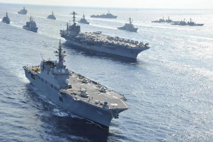 悄然建造7艘准航母，美国幡然醒悟，真正对手已不是俄罗斯