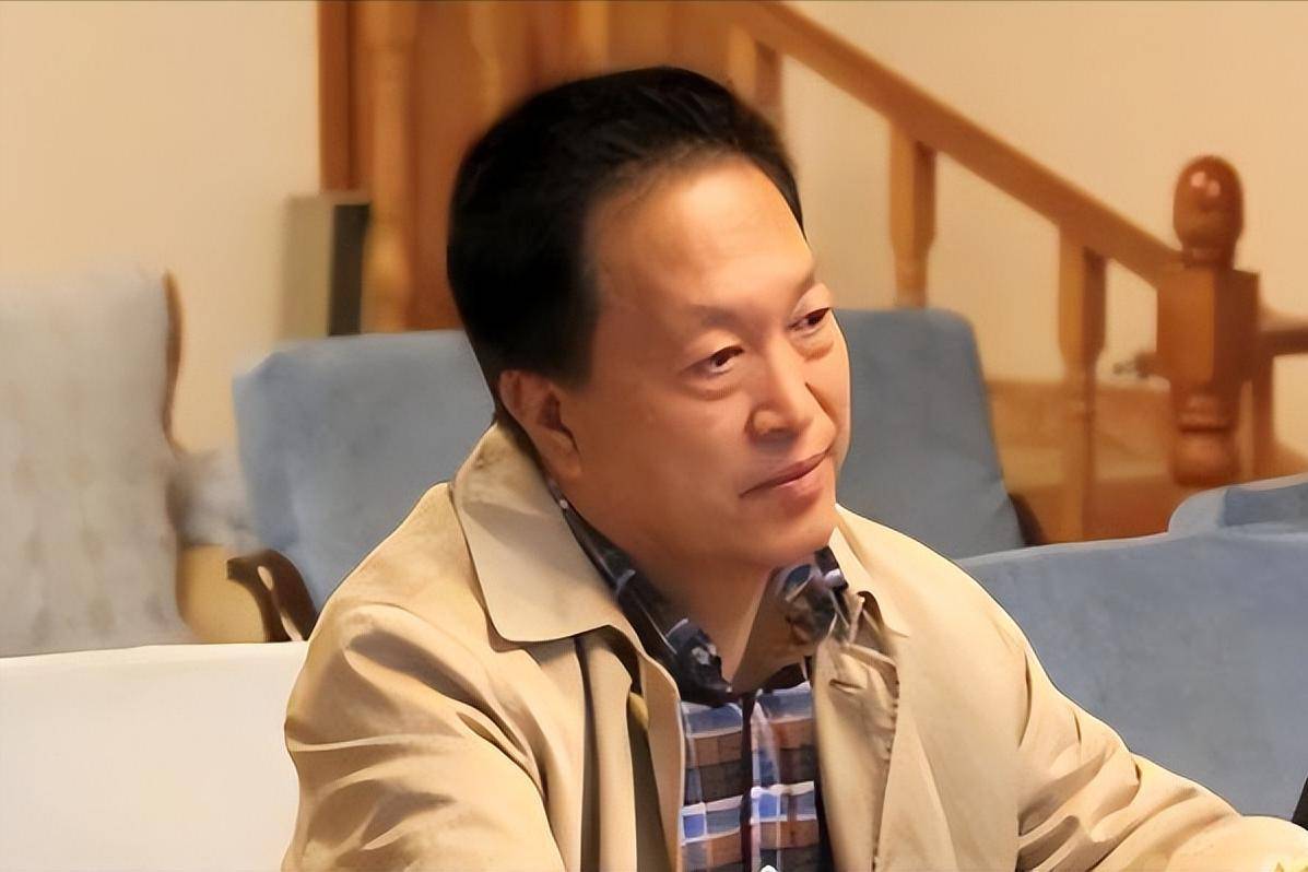 开云体育- 开云体育官方网站- APP下载出门12名女秘书陪伴非法敛财100亿昔日河北首富锒铛入狱记